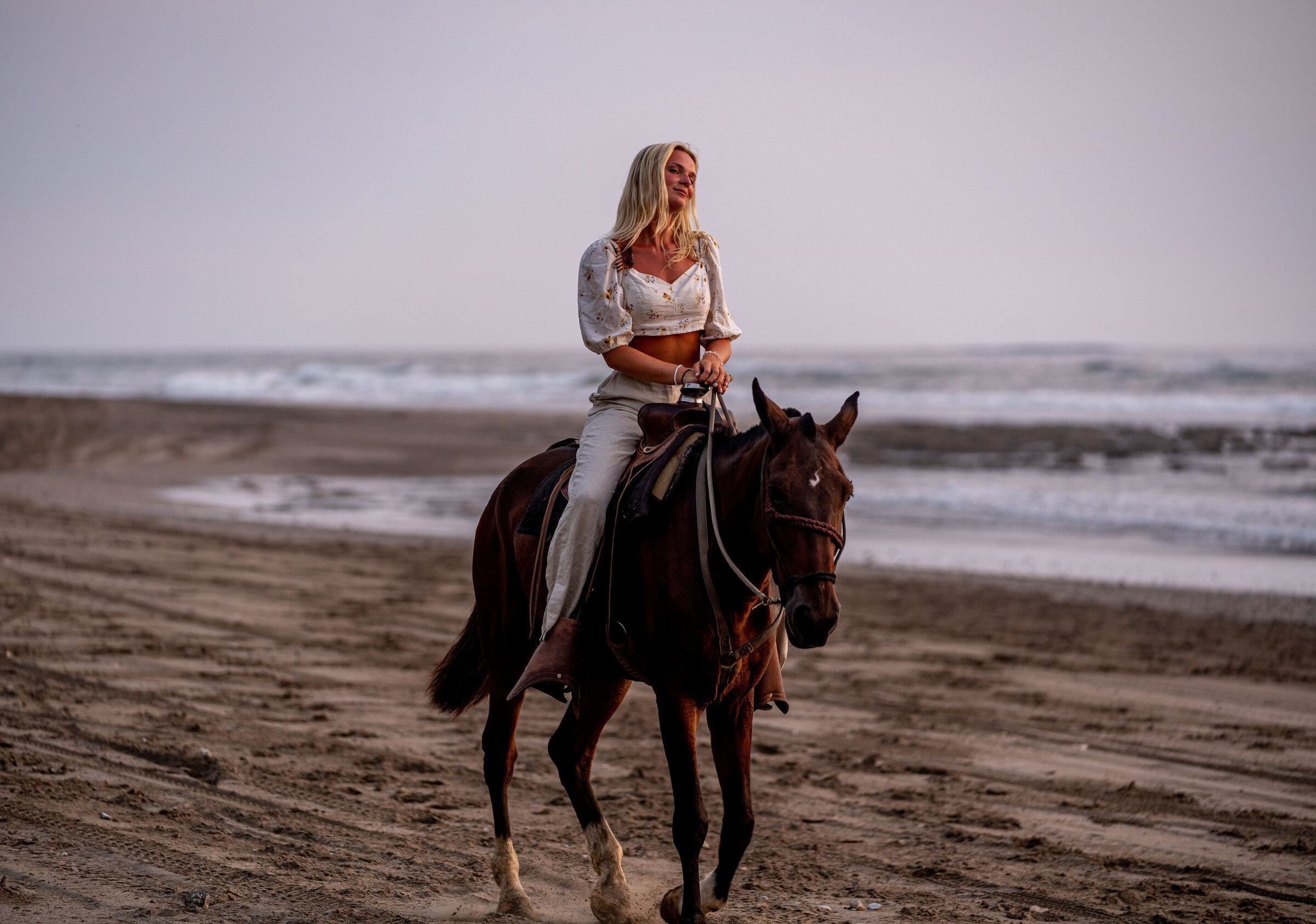 Déjeuner les pieds dans le sable.